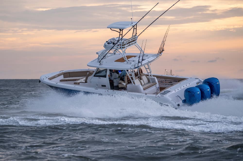 An image of the Everglades 395CC Center Console Fishing Boat