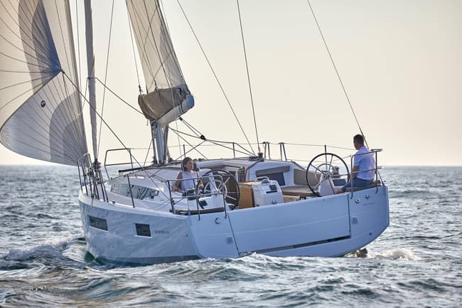 An image of the Jeanneau 410 Sailboat under sail