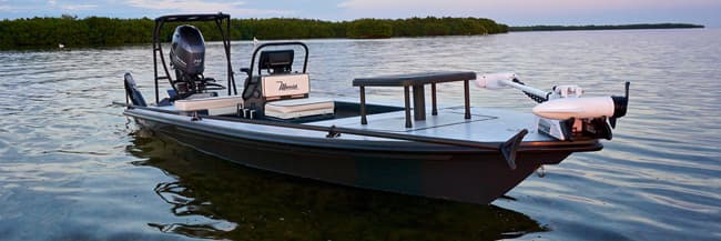 An image of the Maverick 17 HPX Flats Boat